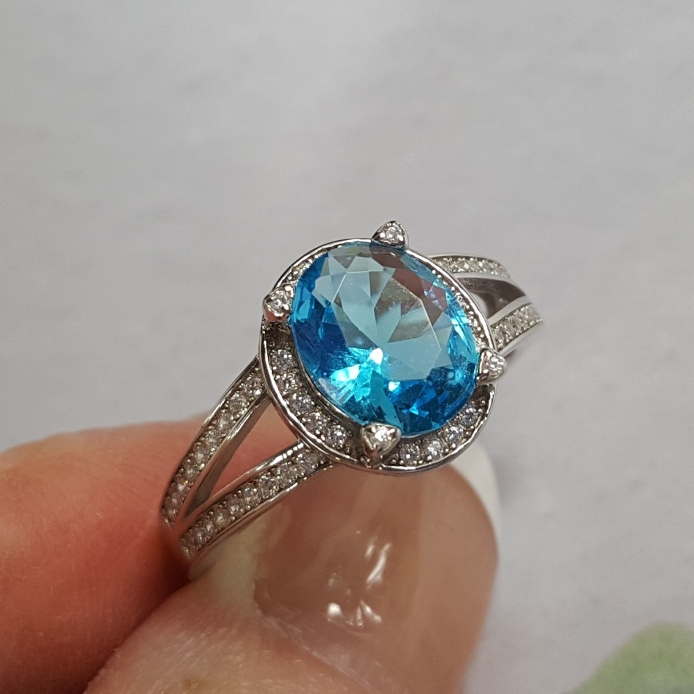 Simulated Blue Topaz with White Cubic Zirconia - Picture 5 of 8